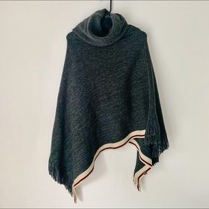 Roots Sweater/Cape One Size